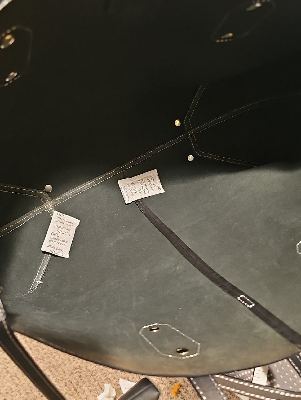 J MCLAUGHLIN Black Leather Tote with Wristlet...LIKE NEW - Picture 6 of 11